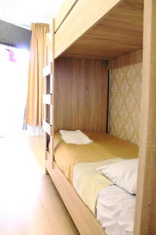 Отель Hotel White Bridge Кутаиси Двухместный номер с 2 отдельными кроватями-4
